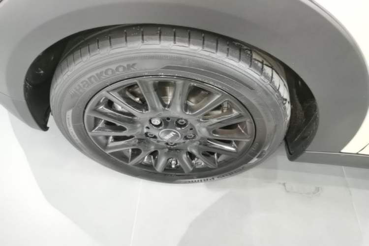 Used MINI 2019 1.5T COOPER Classic Edition Five-Door Version Left Front Wheel Hub