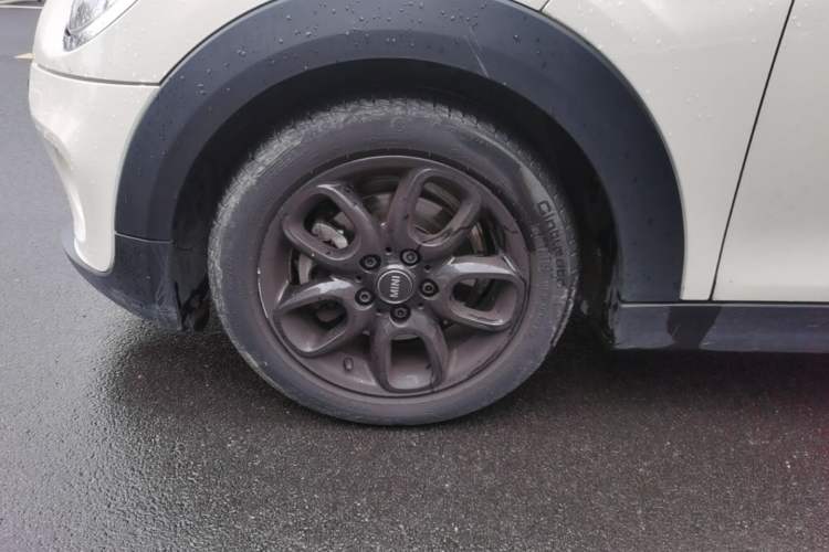 Used MINI 2019 1.5T ONE Five-Door Edition Left Front Wheel Hub