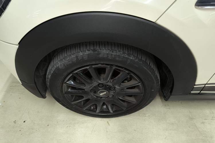 Used MINI 2019 1.5T ONE PLUS Five-Door Edition Left Front Wheel Hub