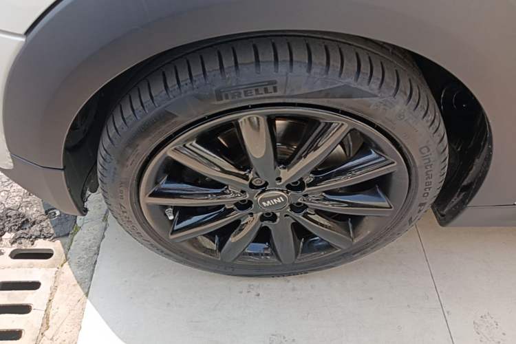 Used MINI 2019 2.0T COOPER S Classic Edition Left Front Wheel Hub