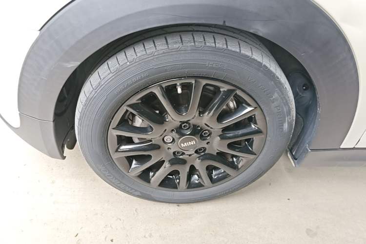 Used MINI 2019 1.5T COOPER Classic Edition Left Front Wheel Hub