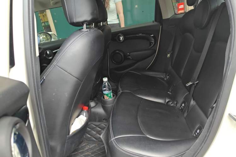 Used MINI 2019 1.5T ONE PLUS Five-Door Edition Left Rear Seat