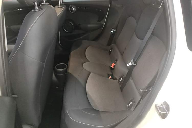 Used MINI 2019 1.5T ONE PLUS Five-Door Edition Left Rear Seat