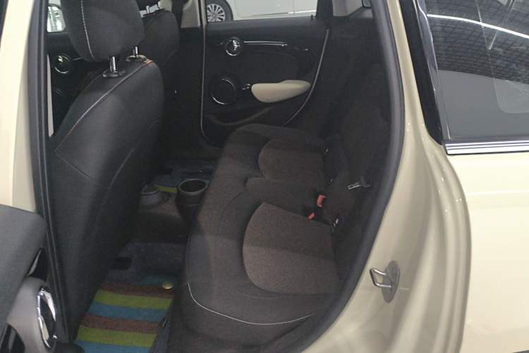 Used MINI 2019 1.5T ONE PLUS Five-Door Edition Left Rear Seat