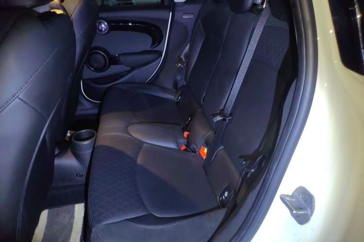 Used MINI 2019 2.0T COOPER S Classic Edition Five-Door Model Left Rear Seat
