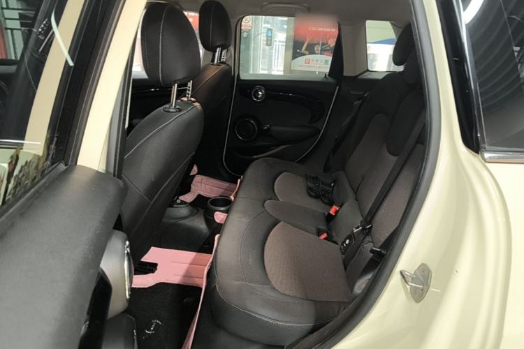Used MINI 2019 1.5T ONE PLUS Five-Door Edition Left Rear Seat