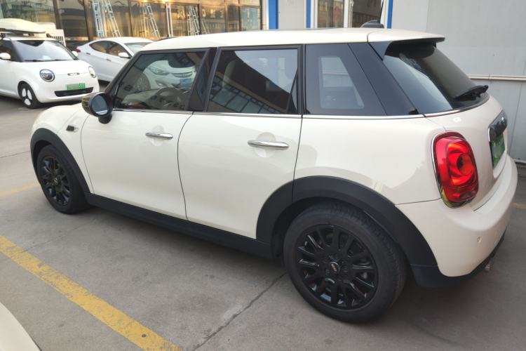 Used MINI 2019 1.5T ONE PLUS Five-Door Edition Left Side