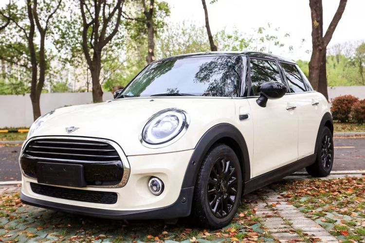 Used MINI 2019 1.5T COOPER Classic Edition Five-Door Version Guazi used car, China used car export, Used car for sale, Used MINI cars, Cheapest cars for sale