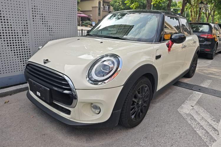 Used MINI 2019 1.5T COOPER Classic Edition Five-Door Version Guazi used car, China used car export, Used car for sale, Used cars, Cheapest cars for sale