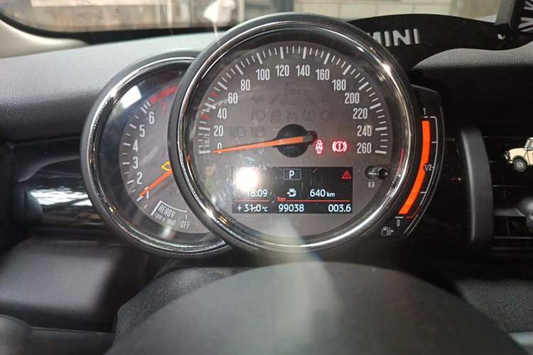 Used MINI 2019 1.5T ONE PLUS Five-Door Edition Odometer Close Up