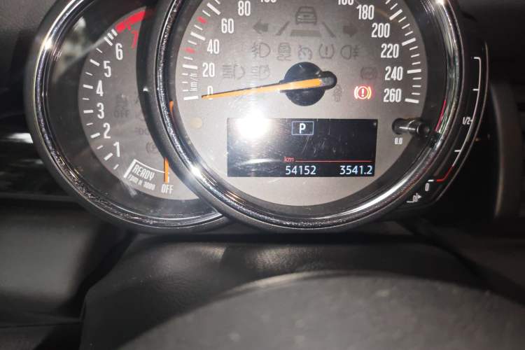 Used MINI 2019 1.5T ONE Five-Door Edition Odometer Close Up