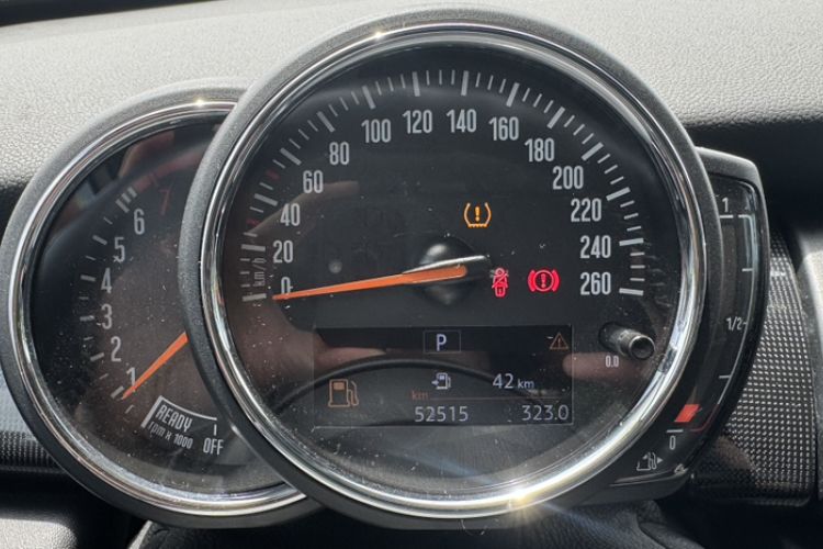Used MINI 2019 2.0T COOPER S Artist Five-Door Edition Odometer Close Up