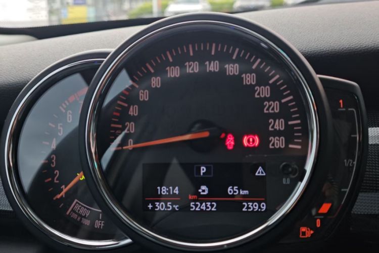 Used MINI 2019 2.0T COOPER S Artist Five-Door Edition Odometer Close Up
