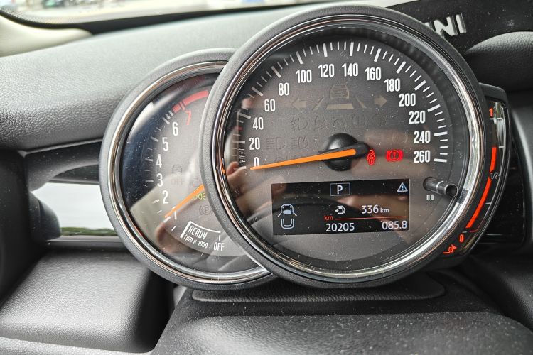 Used MINI 2019 1.5T ONE PLUS Five-Door Edition Odometer Close Up