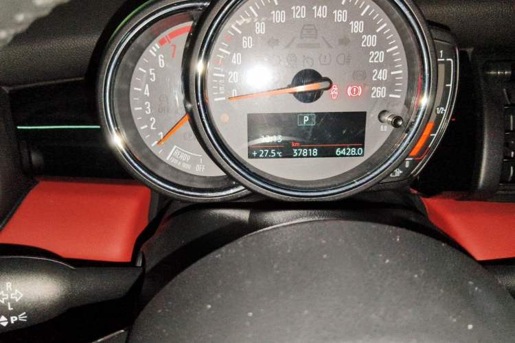 Used MINI 2019 1.5T ONE PLUS Five-Door Edition Odometer Close Up