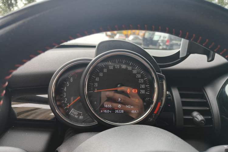 Used MINI 2019 1.5T COOPER Racing Driver Odometer Close Up