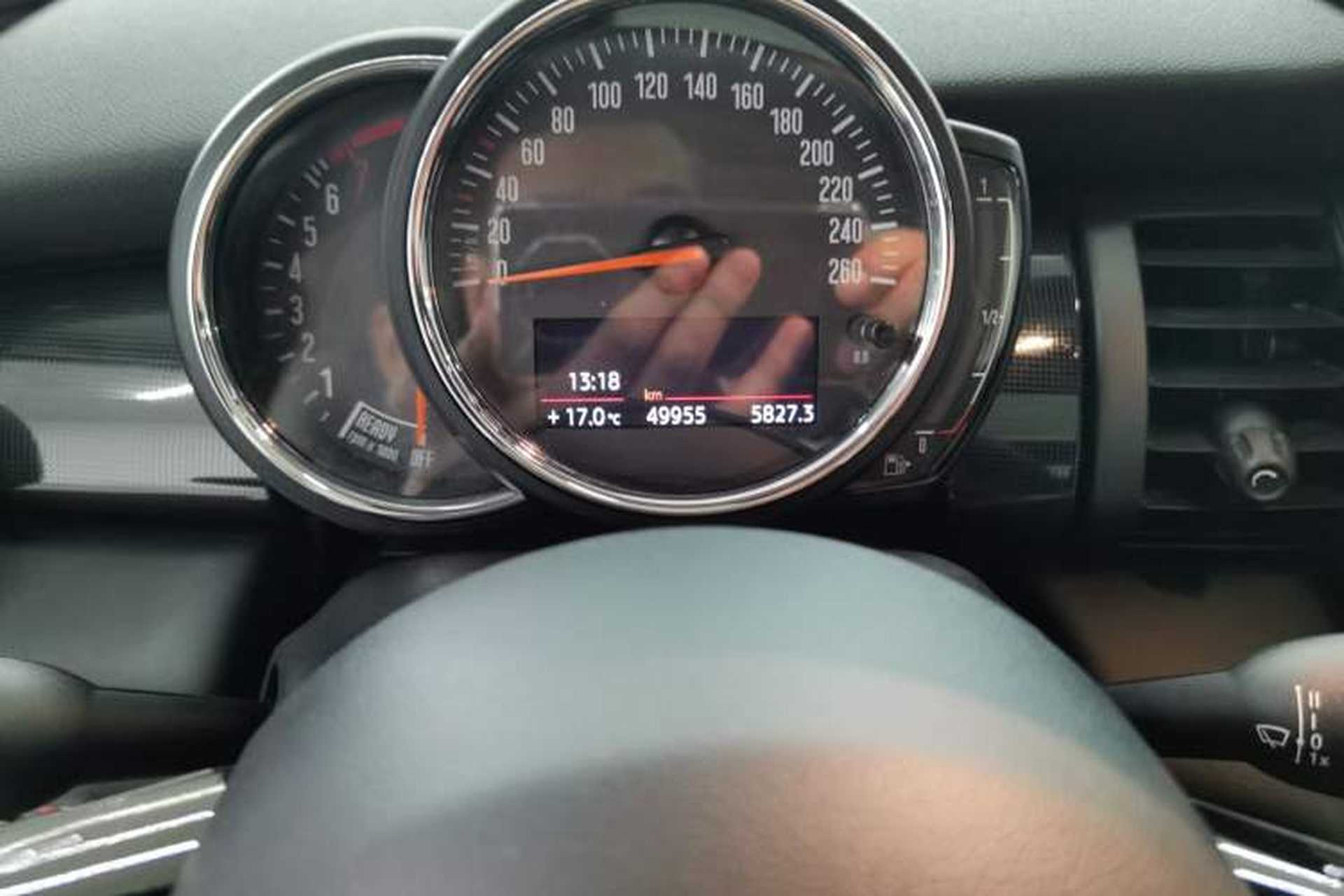 Used MINI 2019 1.5T COOPER Artist Odometer Close Up