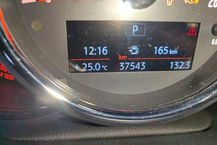 Used MINI 2019 2.0T COOPER S Classic Edition Five-Door Model Odometer Close Up