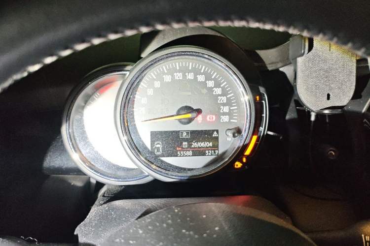 Used MINI 2019 1.5T COOPER Classic Edition Odometer Close Up