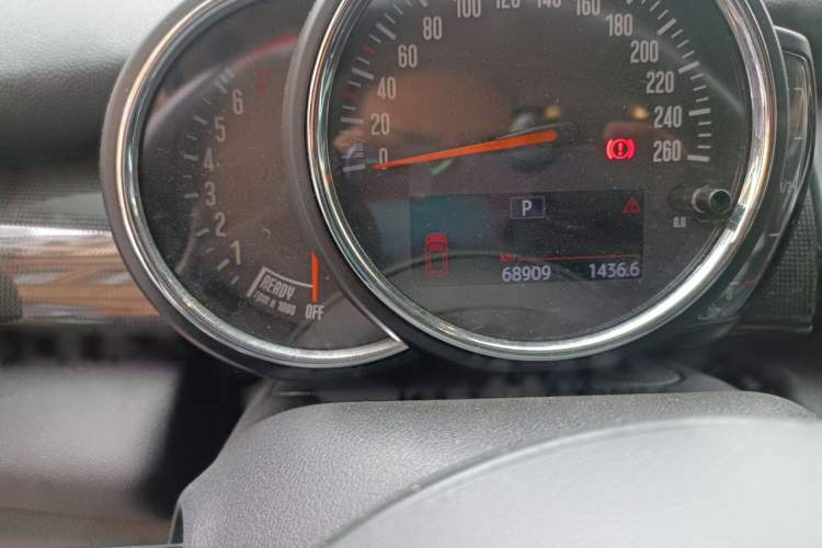 Used MINI 2019 2.0T COOPER S Artist Five-Door Edition Odometer Close Up