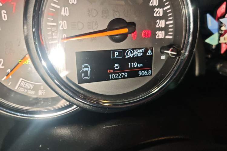 Used MINI 2019 1.5T COOPER Classic Edition Odometer Close Up