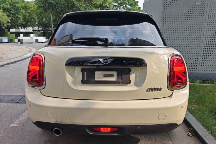 Used MINI 2019 1.5T COOPER Classic Edition Five-Door Version Rear