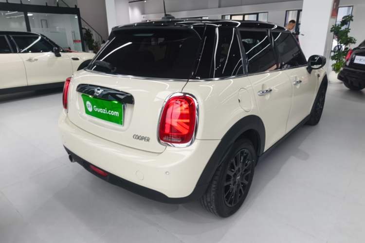 Used MINI 2019 1.5T COOPER Classic Edition Five-Door Version Rear Right 45 Deg