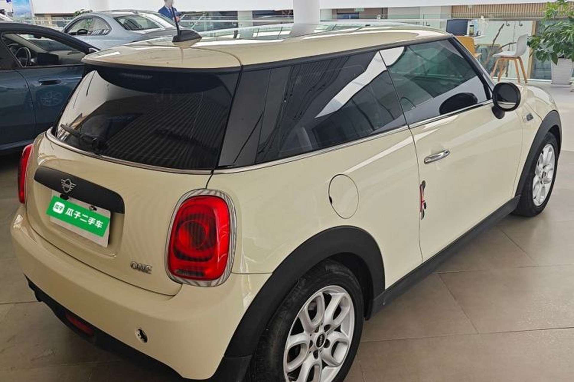 Used MINI 2019 1.5T ONE Rear Right 45 Deg
