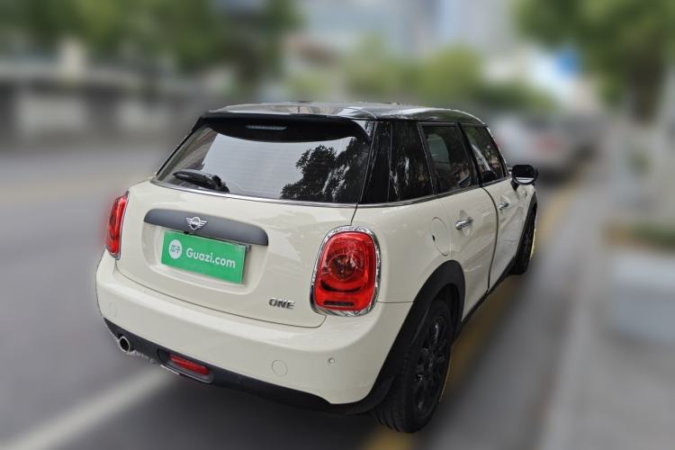Used MINI 2019 1.5T ONE PLUS Five-Door Edition Rear Right 45 Deg