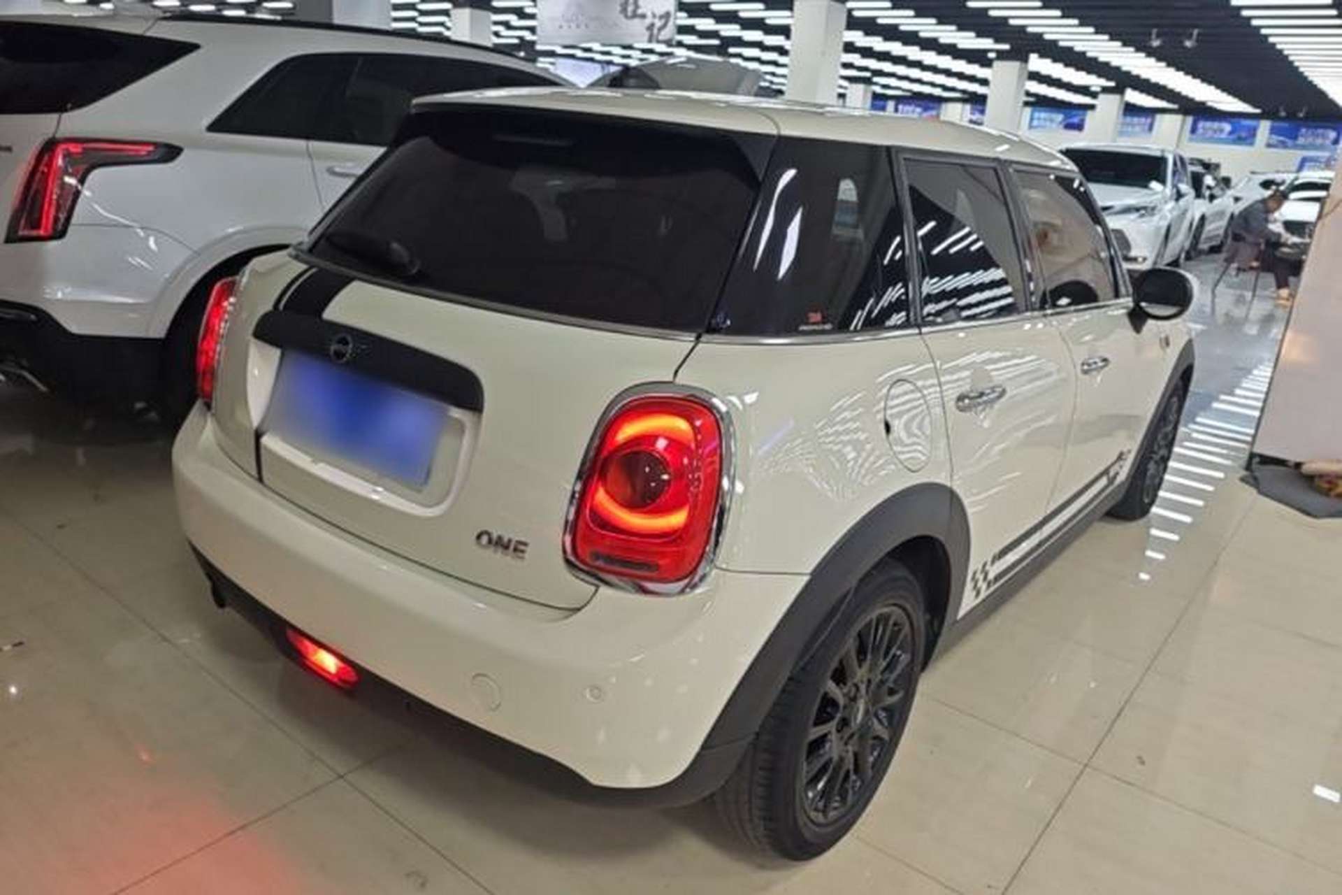 Used MINI 2019 1.5T ONE PLUS Five-Door Edition Rear Right 45 Deg