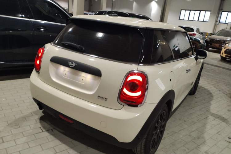 Used MINI 2019 1.5T ONE PLUS Rear Right 45 Deg