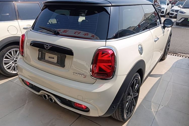 Used MINI 2019 2.0T COOPER S Classic Edition Rear Right 45 Deg