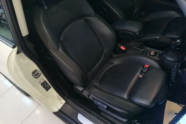 Used MINI 2019 1.5T COOPER Artist Right Front Seat