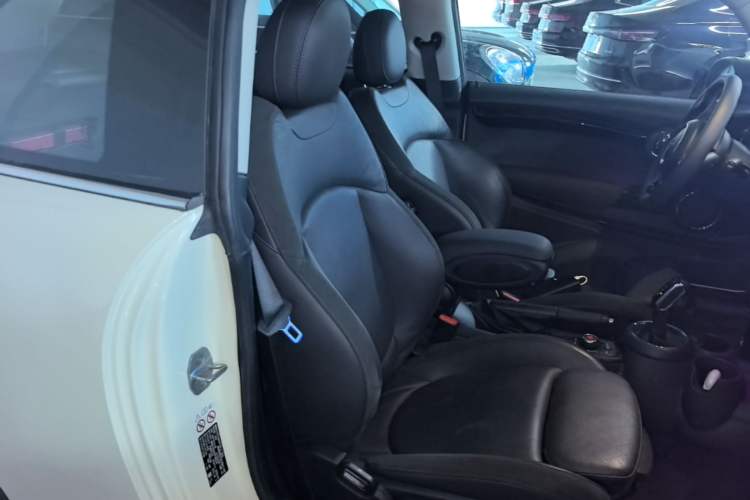 Used MINI 2019 1.5T COOPER Artist Right Front Seat