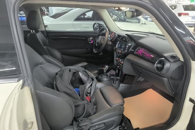 Used MINI 2019 1.5T COOPER Artist Right Front Seat