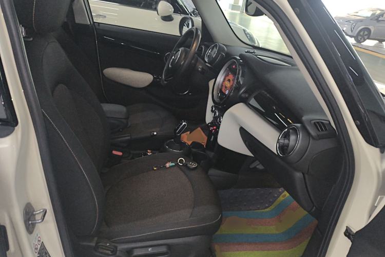 Used MINI 2019 1.5T ONE PLUS Five-Door Edition Right Front Seat
