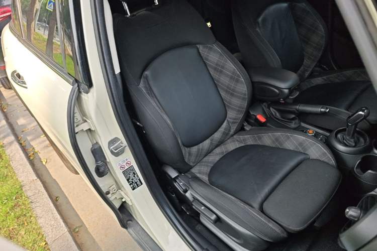 Used MINI 2019 1.5T COOPER Classic Edition Five-Door Version Right Front Seat