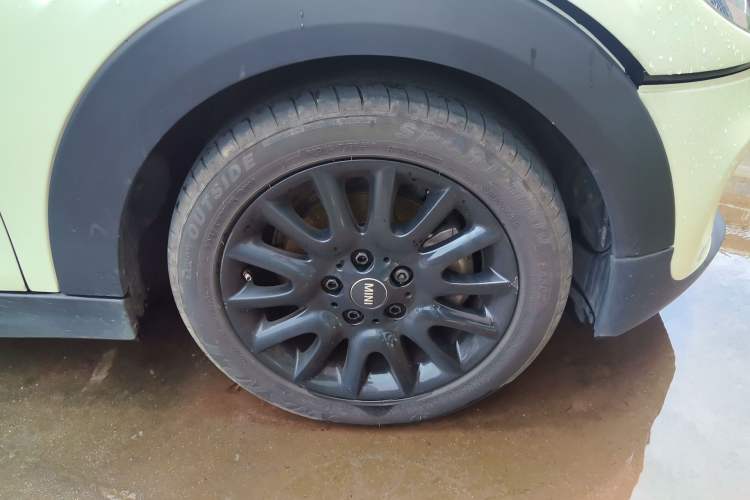 Used MINI 2019 1.5T ONE PLUS Five-Door Edition Right Front Wheel Hub