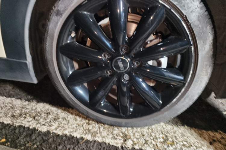Used MINI 2019 1.5T COOPER Artist Right Front Wheel Hub