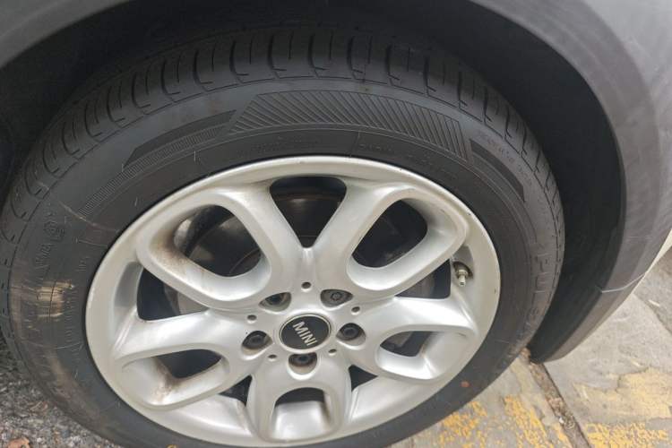 Used MINI 2019 1.5T ONE Right Front Wheel Hub