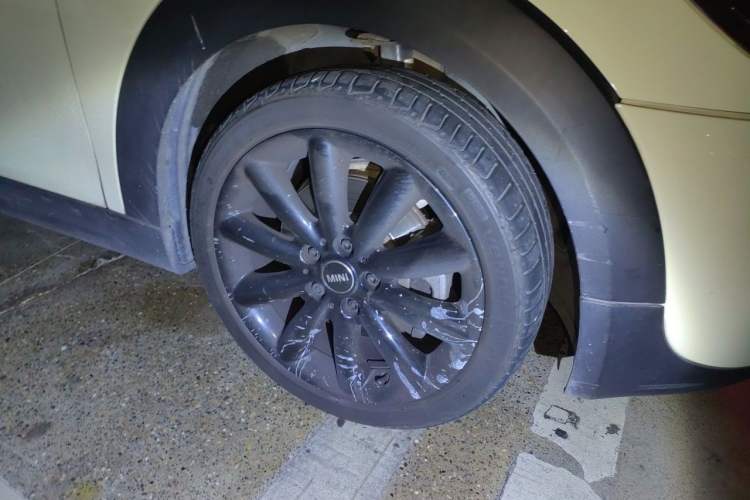 Used MINI 2019 2.0T COOPER S Classic Edition Five-Door Model Right Front Wheel Hub