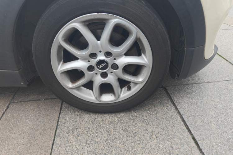 Used MINI 2019 1.5T ONE Five-Door Edition Right Front Wheel Hub
