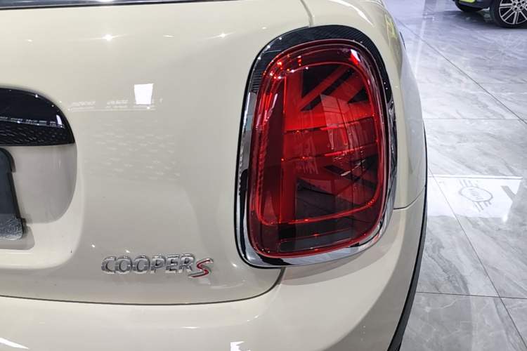 Used MINI 2019 2.0T COOPER S Classic Edition Right Rear Taillight