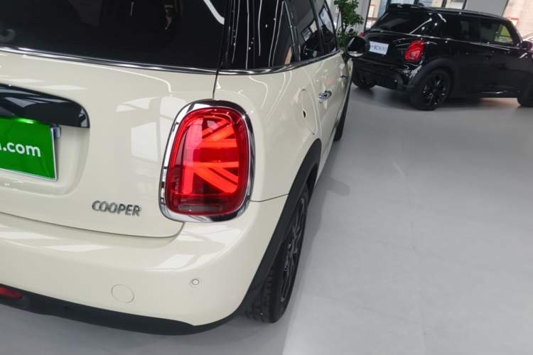Used MINI 2019 1.5T COOPER Classic Edition Five-Door Version Right Rear Taillight