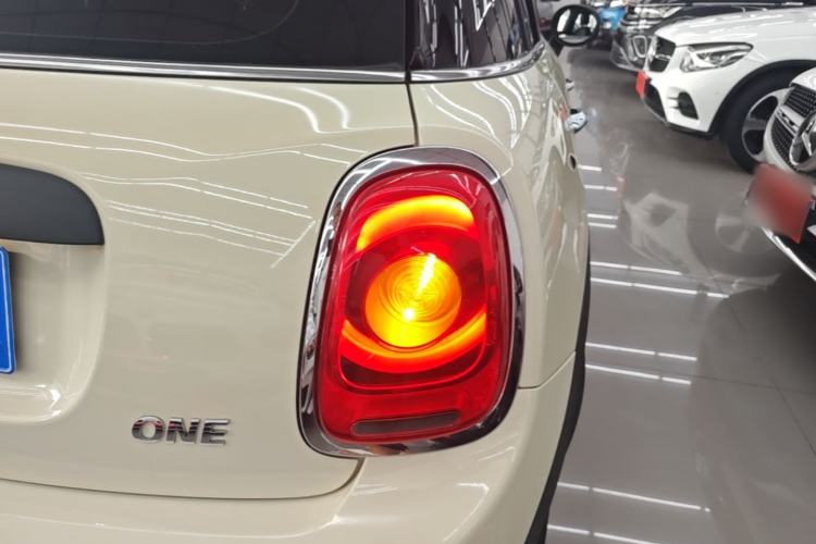 Used MINI 2019 1.5T ONE Five-Door Edition Right Rear Taillight