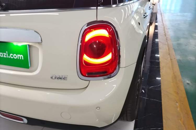 Used MINI 2019 1.5T ONE PLUS Five-Door Edition Right Rear Taillight