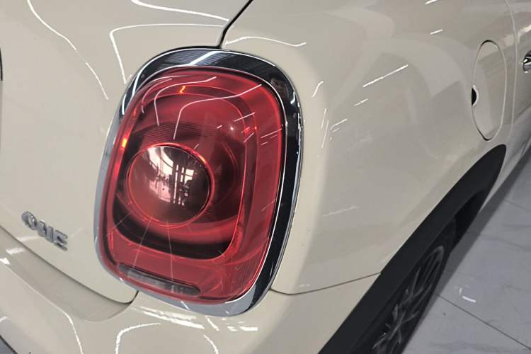 Used MINI 2019 1.5T ONE PLUS Five-Door Edition Right Rear Taillight
