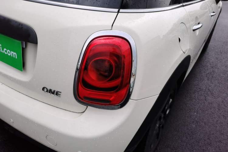 Used MINI 2019 1.5T ONE Five-Door Edition Right Rear Taillight
