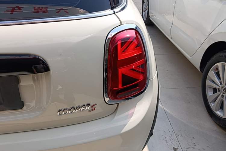 Used MINI 2019 2.0T COOPER S Classic Edition Right Rear Taillight