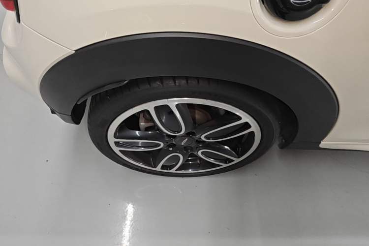 Used MINI 2019 2.0T COOPER S Racing Driver Right Rear Wheel Hub
